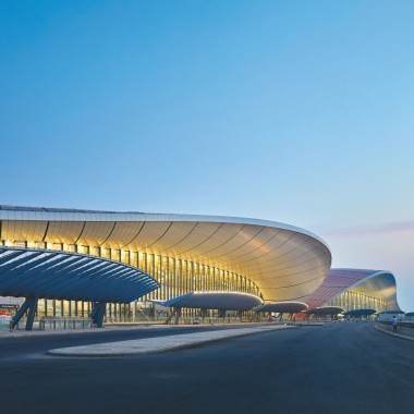 El impresionante diseño del aeropuerto es de Zaha Hadid Architects